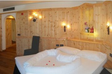 Италия Hotel Campitello di Fassa, Екстериор
